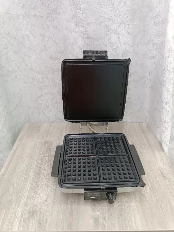 Plancha sandwichera waflera Black and Decker