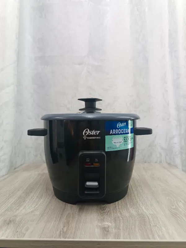 Olla arrocera Oster 1.5 Libra for home and business in Medellín